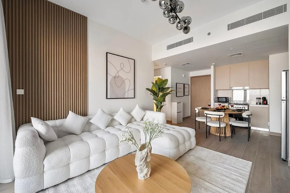 Apartment First Class 1Br Glamorous & Stylish Escape Dubai